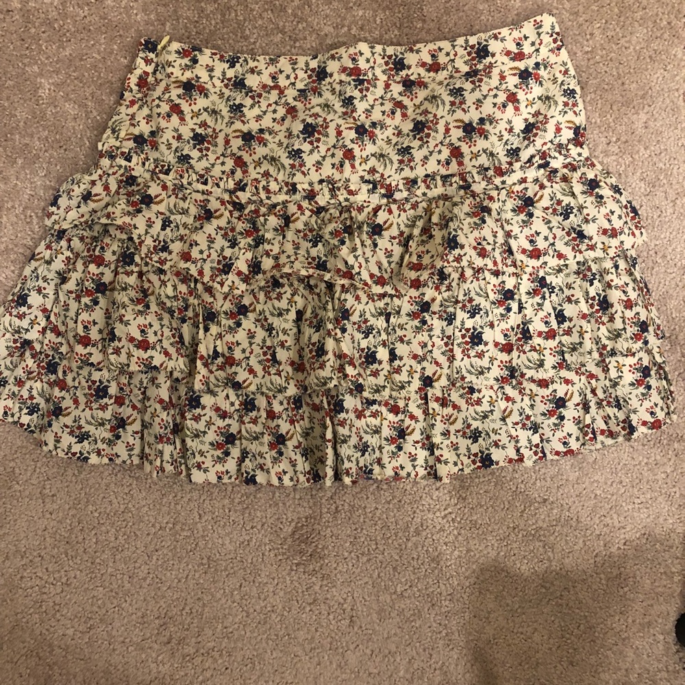 pleated skirt